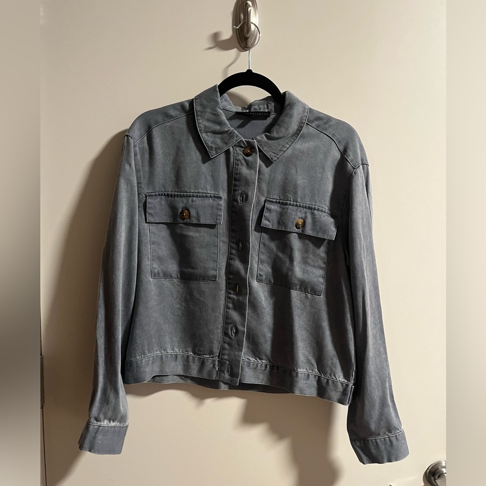 Small women’s shirt jacket